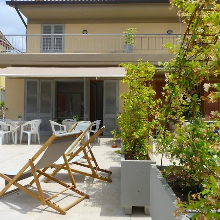 Il Fiore Di Monnalisa Bed & Breakfast *